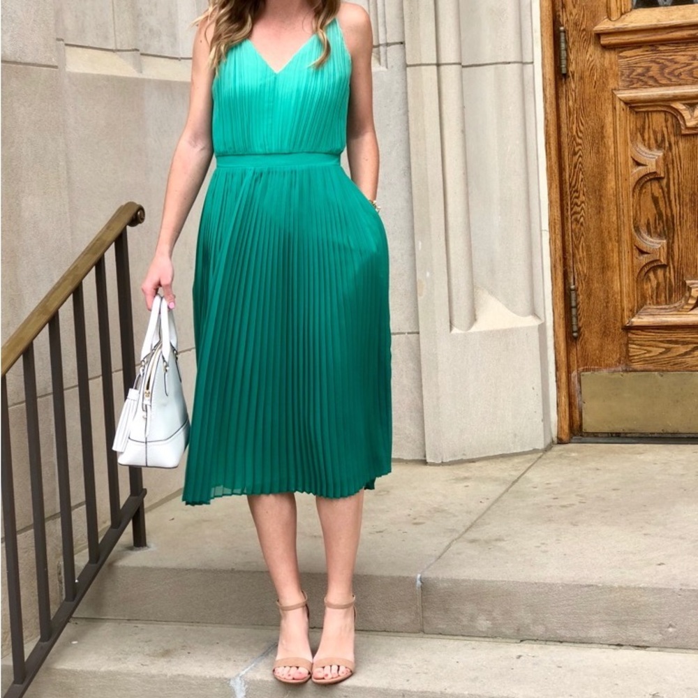 Banana Republic Pleated Green Midi Dress Size 2